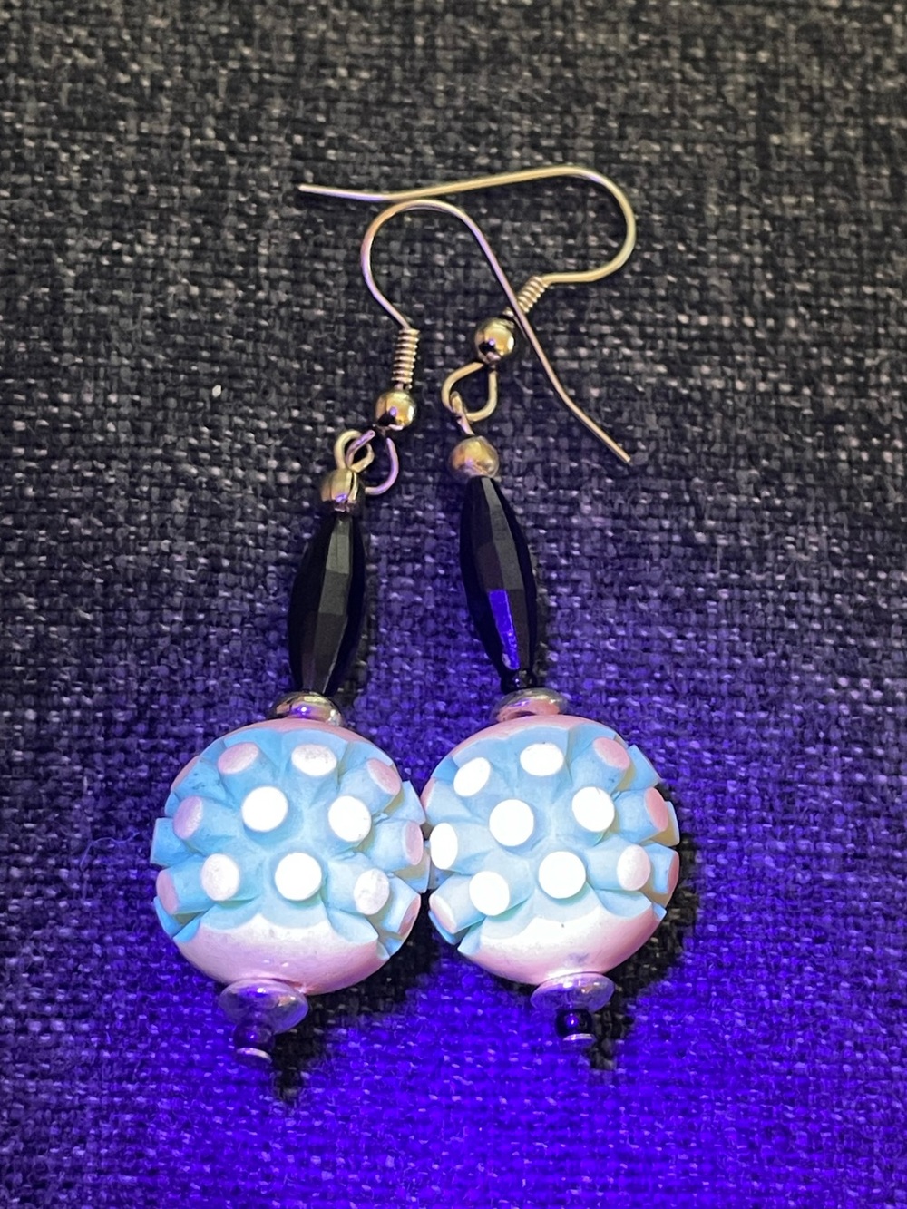 Vintage/modern mod beaded dangle earrings pink black pop art avant garde glows